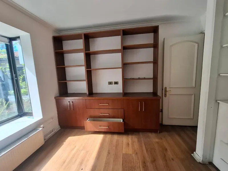 Mueble biblioteca de madera